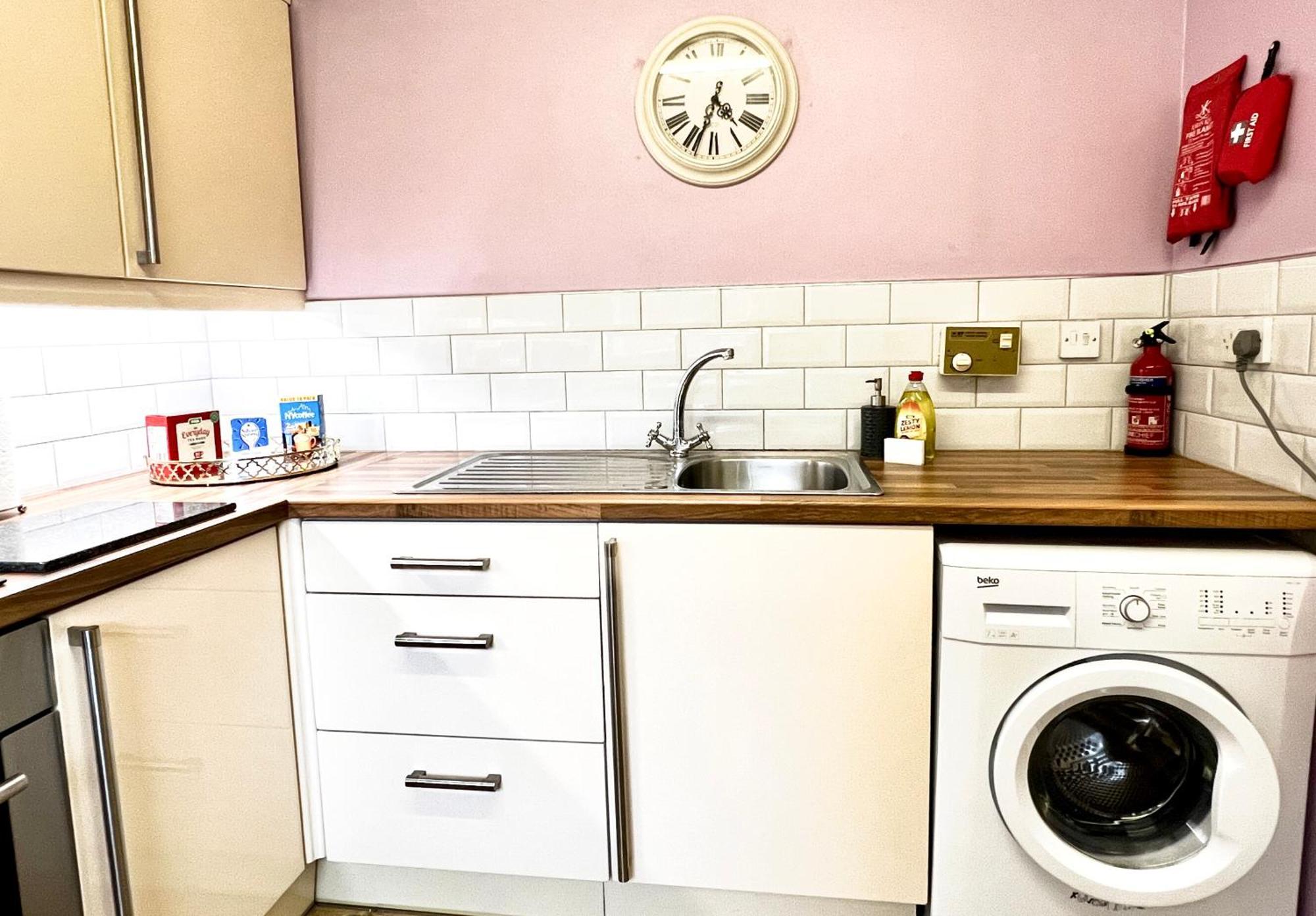 Ground Floor Flat With Free Parking & Wifi Apartment Glasgow Exterior photo